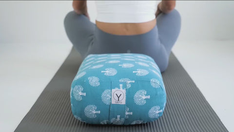 Organic Cotton Travel Size Yoga Bolster Set Video | Gayo Shop